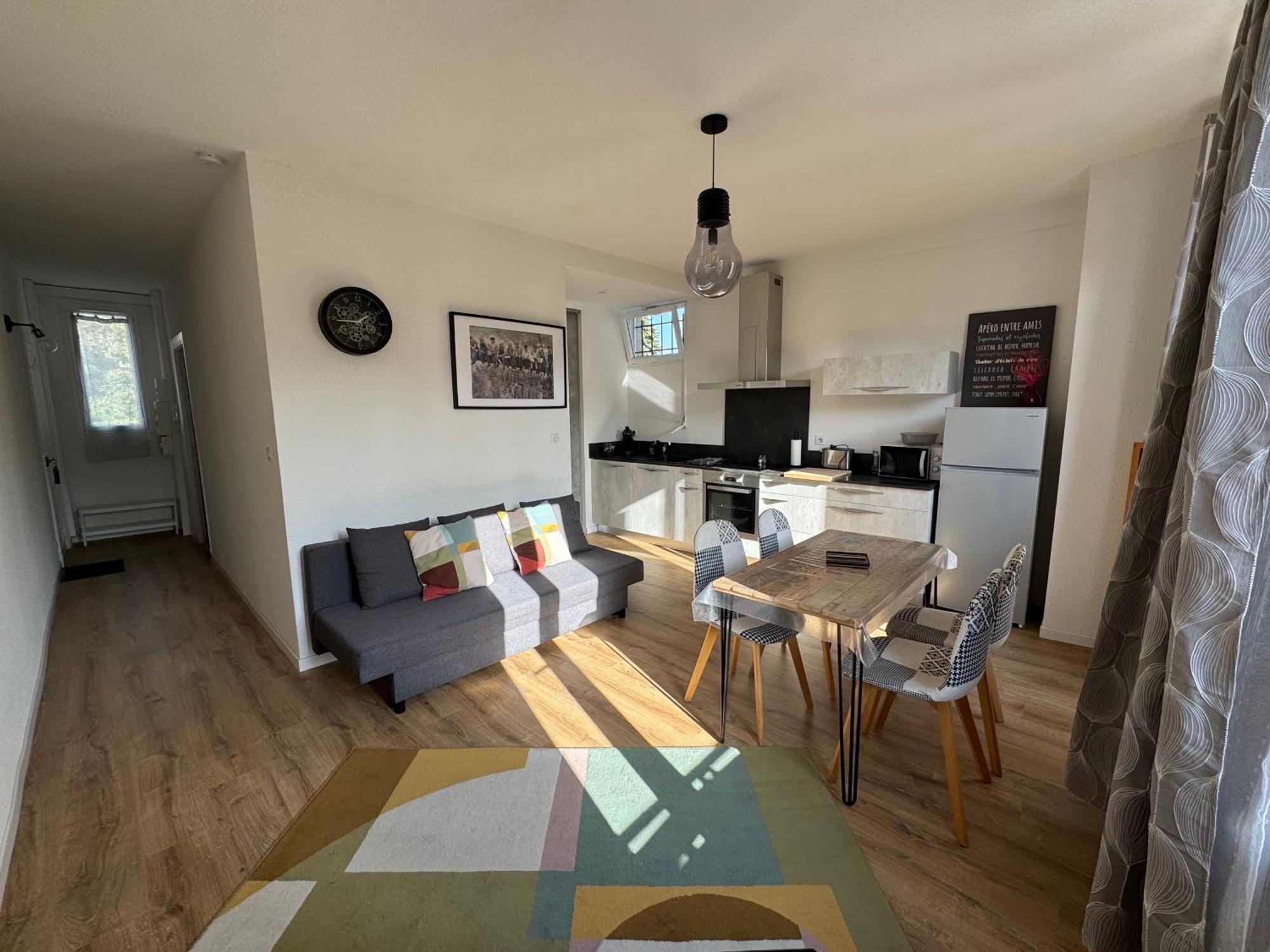 Appartement Le Madargue Idealement Place Châtel-Guyon Eksteriør bilde