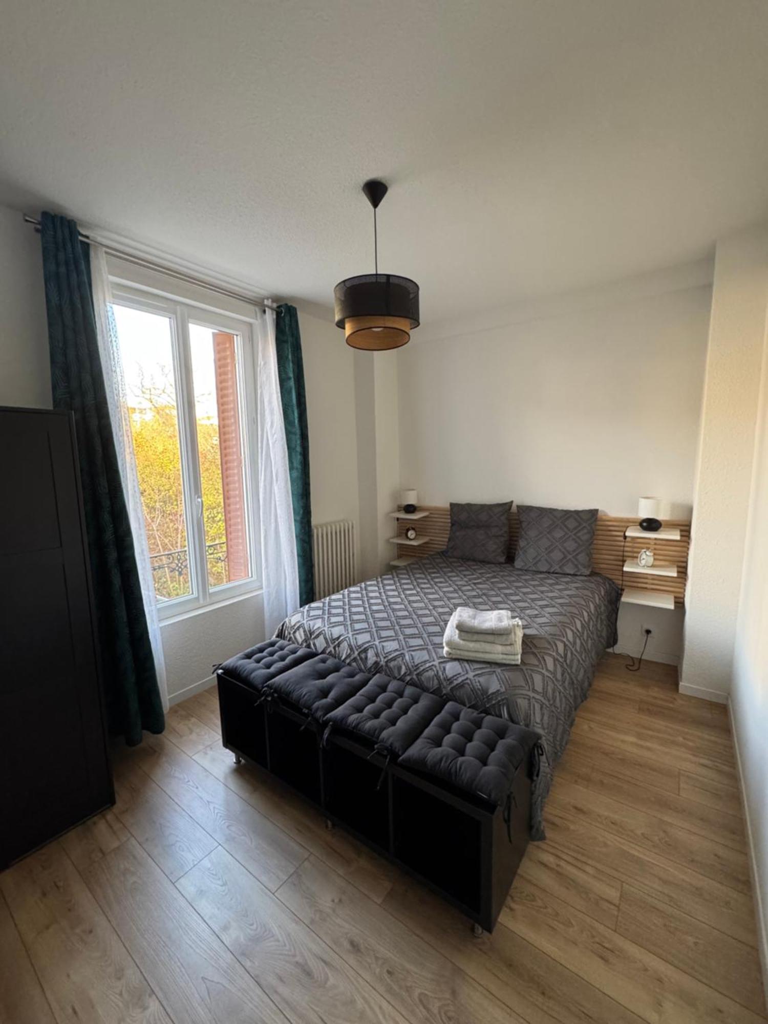 Appartement Le Madargue Idealement Place Châtel-Guyon Eksteriør bilde